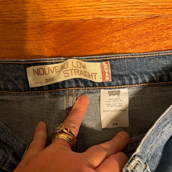 Women’s Levi’s 505 Nouveau Low and Straight Jeans Size 6 - Picture 2 of 4